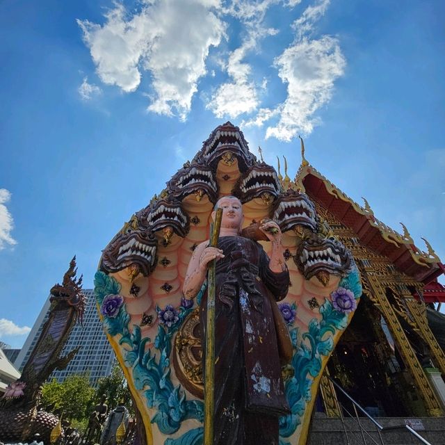 สายมูห้ามพลาดที่วัดนาคปรก