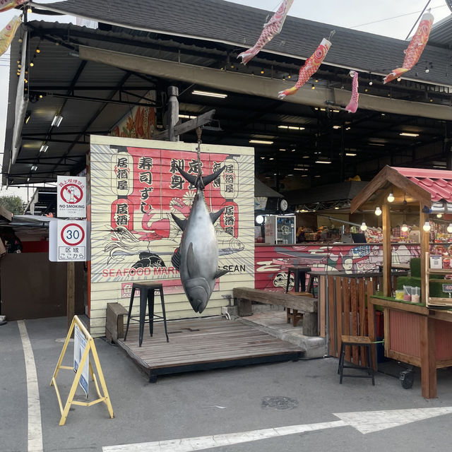 ตลาดปลาสไตล์ญี่ปุ่น ที่บางแสน บรรยากาศสุดชิว