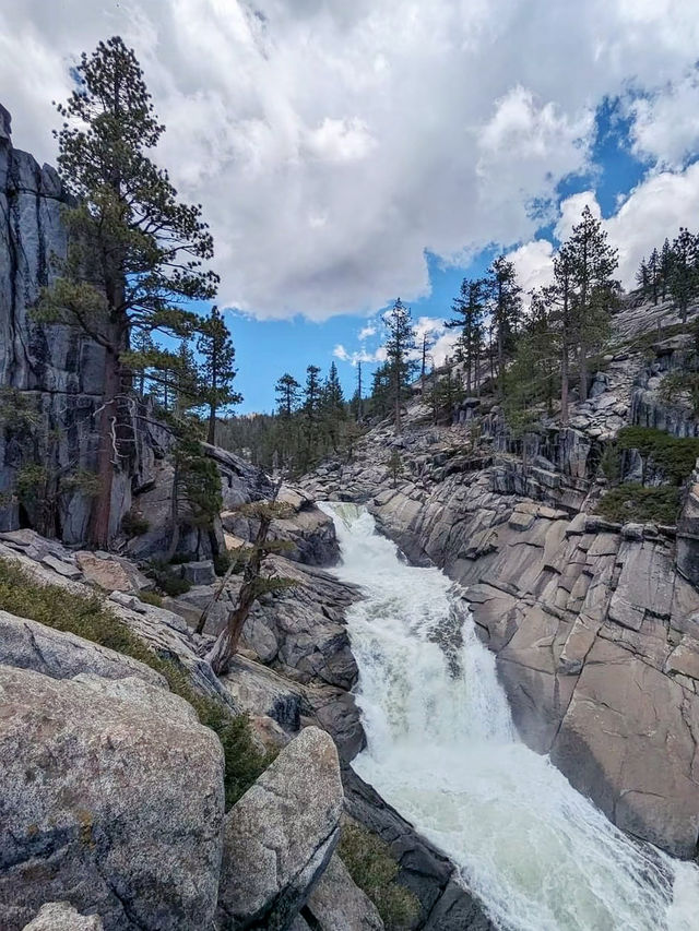 Chasing Waterfalls and Scenic Wonders – My Outdoor Adventure to Yosemite National Park 