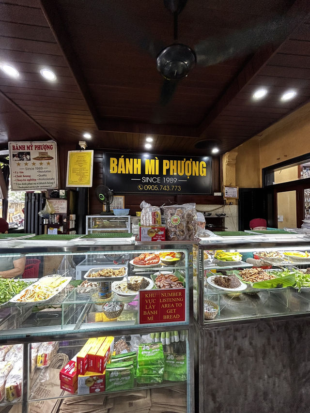 🥖ร้านอาหารเช้าฮอยอัน Bánh Mì Phượng🥪