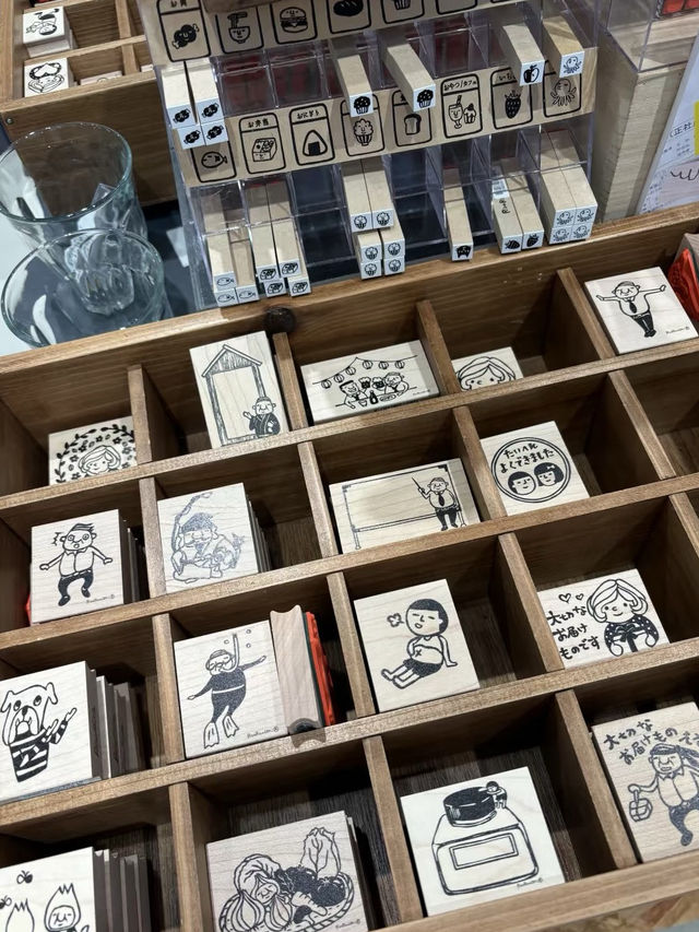 📚 日本の文房具好き必見！宝物のような文房具店ガイド ✨