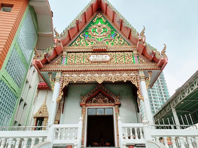 泰國曼谷湄南河畔著名古跡皇家寺廟景點：Wat Mai Chong Lom，暹羅文化藝術風格精美寺廟建築，適合打卡拍照📸冥想