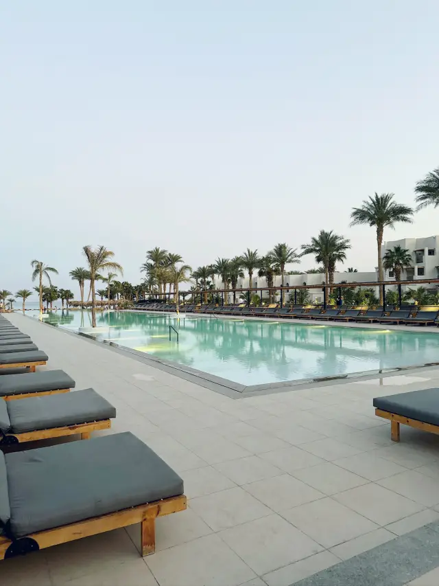 Seri Beach Resort, a healing trip with freedom from the pool.