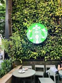Starbucks Nguyen Hue