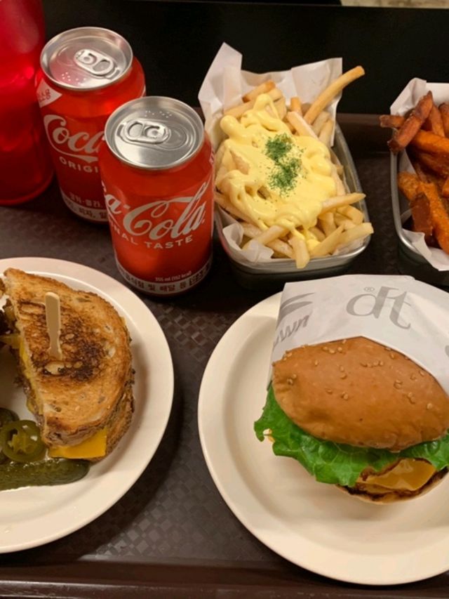 [🇰🇷釜山] ザプタウン／ジューシーなハンバーガーが味わえる隠れた名店