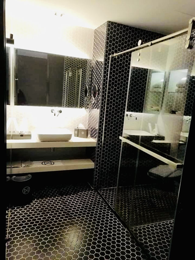 “M Roof Hotel Ipoh — Modern Urban Comfort Meets Stylish Simplicity”
