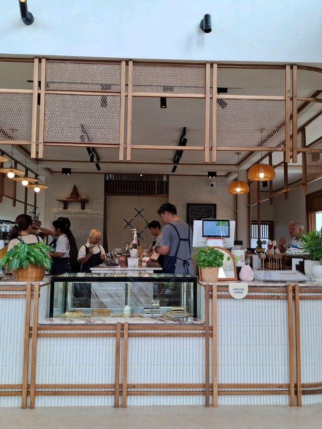 หลบร้อนมานั่งคาเฟ่เปิดใหม่ในปราณบุรี