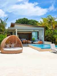 Waves of Joy: Feeling Alive in the Maldives
