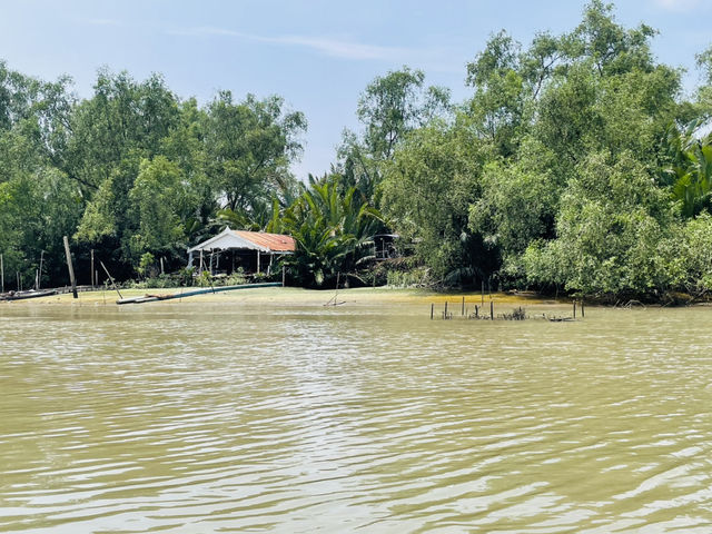 วัดเงิน-วัดทอง สองฝั่งบางประกง
