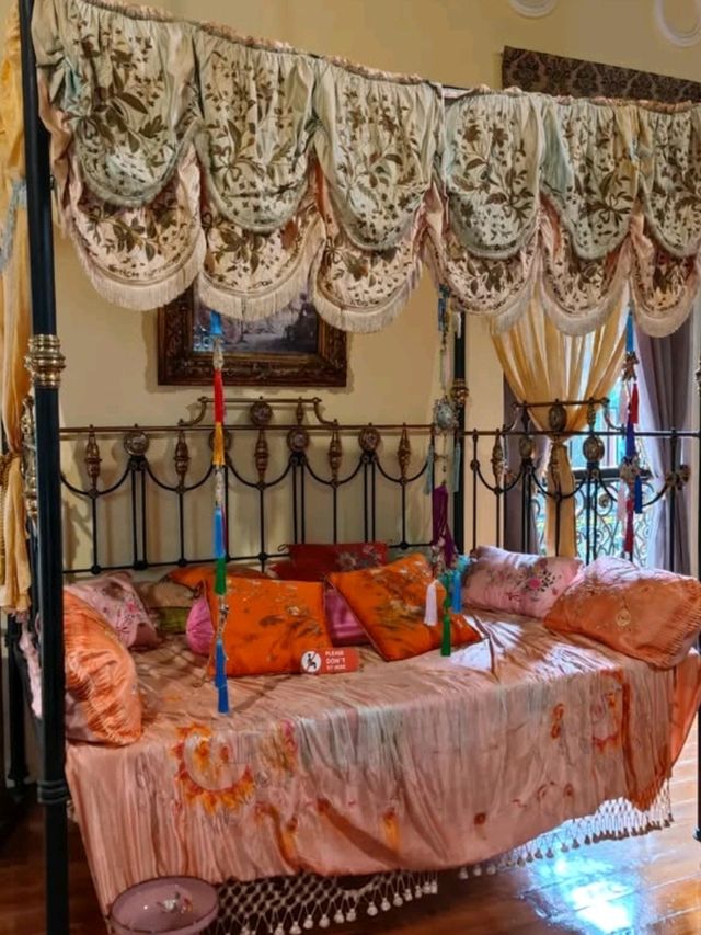 🌸 Hidden Treasures of the Nyonya World – Peranakan Museum Experience
