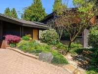 West Vancouver – Coastal Charm & Mountain Air