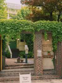 ソウルにある魔女の宅急便カフェ🌷🐈‍⬛