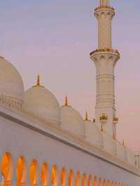 Sheikh Zayed Grand Mosque – A Majestic Symbol of Spiritual Grandeur