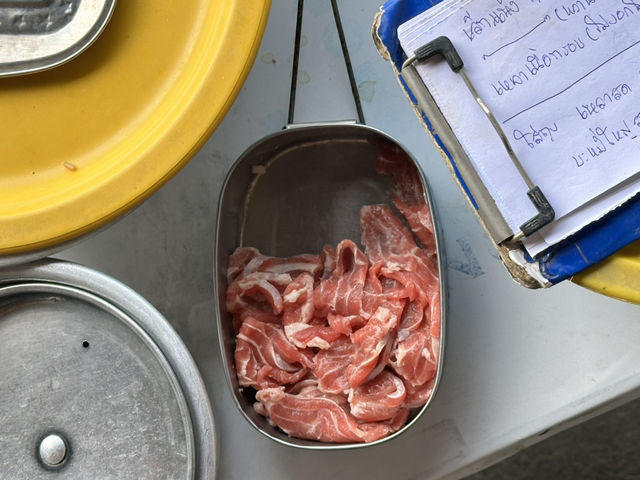 ป้าเจี๊ยบก๋วยเตี๋ยวเนื้อ(เจ๊กงัก) เจ้าแรกเมืองเพชร