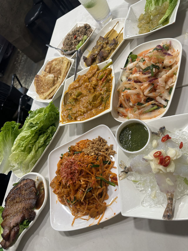 旺角通菜街$1任選四款泰菜🇹🇭😍