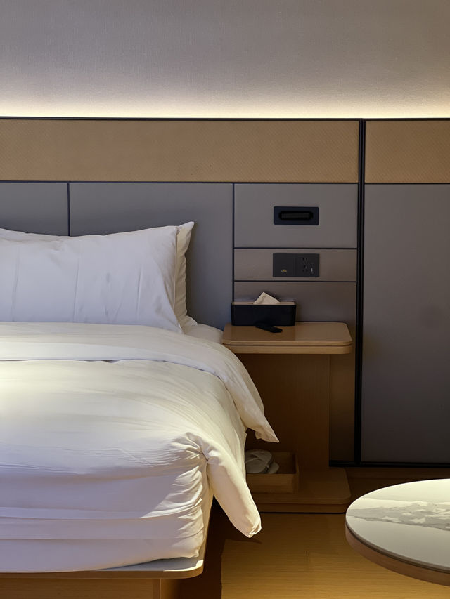🏨 “중국 호텔도 이렇게 조용하고 감성적일 수 있다니 – JI 호텔, 타이저우 황옌 우웨광장점”