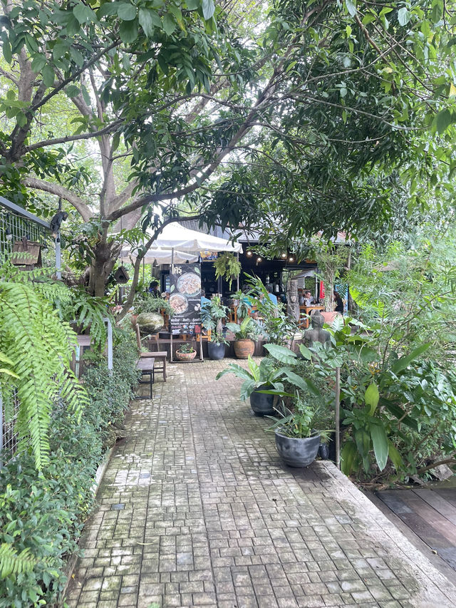 ร้านอาหารใคร 