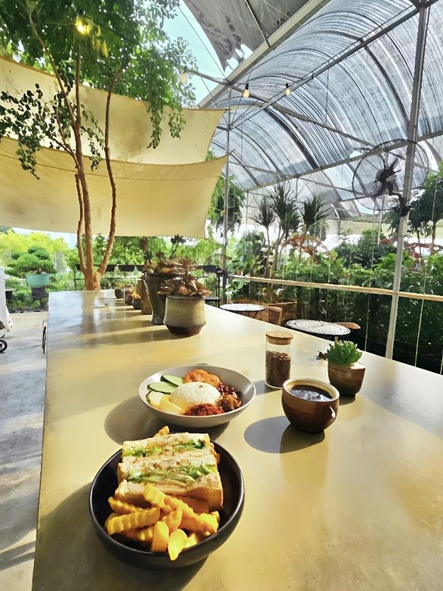 Secret Garden Cafe in Desaru: Budget Daydream Come True