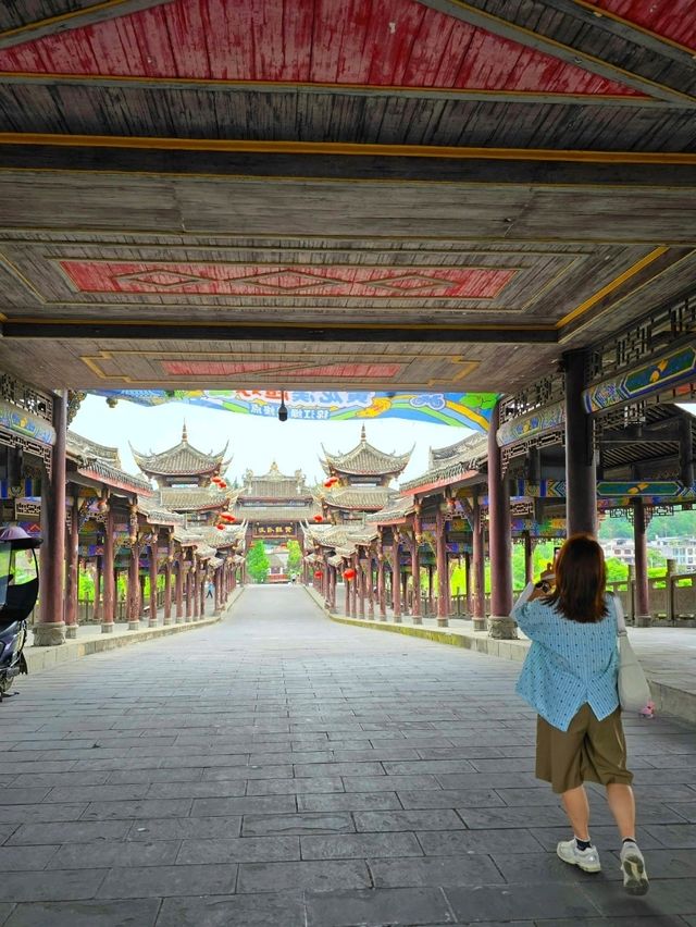 遊黄龍溪古鎮不要錯過廊橋
