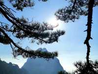 Magical Climb Up Mount Huangshan