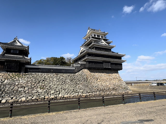 🏯 Nakatsu Castle – A Serene Glimpse into Feudal Japan