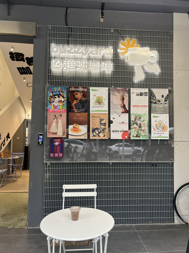 🌿포산의 야외 테이블이 매력적인 카페, buzzyard