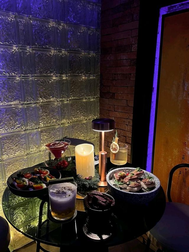 Parallel Cocktail Bar
