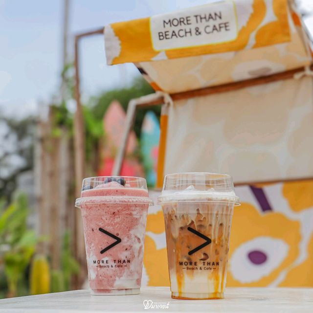 คาเฟ่ริมทะเลที่มีมากกว่าความชิล! 🏖️🍹