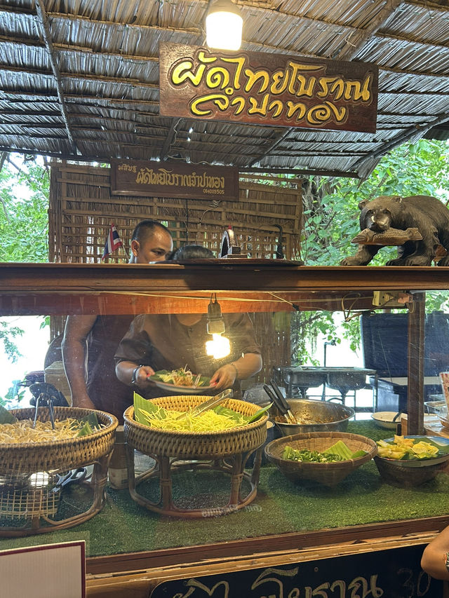 ”วัดโพธิ์เก้าต้นและตลาดบ้านบางระจันสิงห์บุรี“