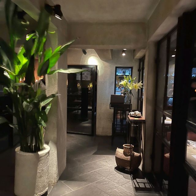 ร้าน "EAT ME" Restaurant บางรัก