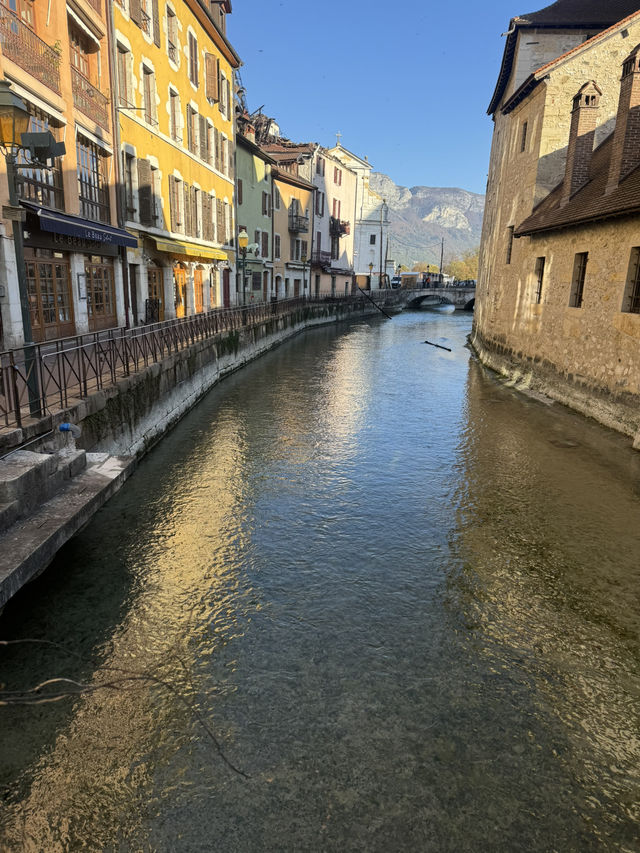 美しい湖が広がるアヌシー🇫🇷✨
