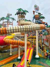 🌈💦 Get Ready to Scream, Splash & Smile – SplashMania at Gamuda Cove! 🎢🌴