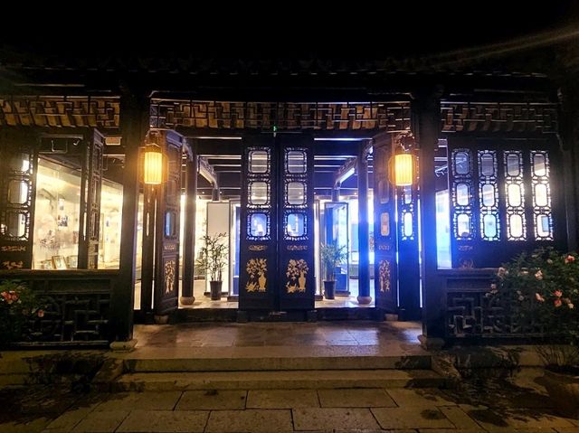 Zhouzhuang is so beautiful at night as well!!!