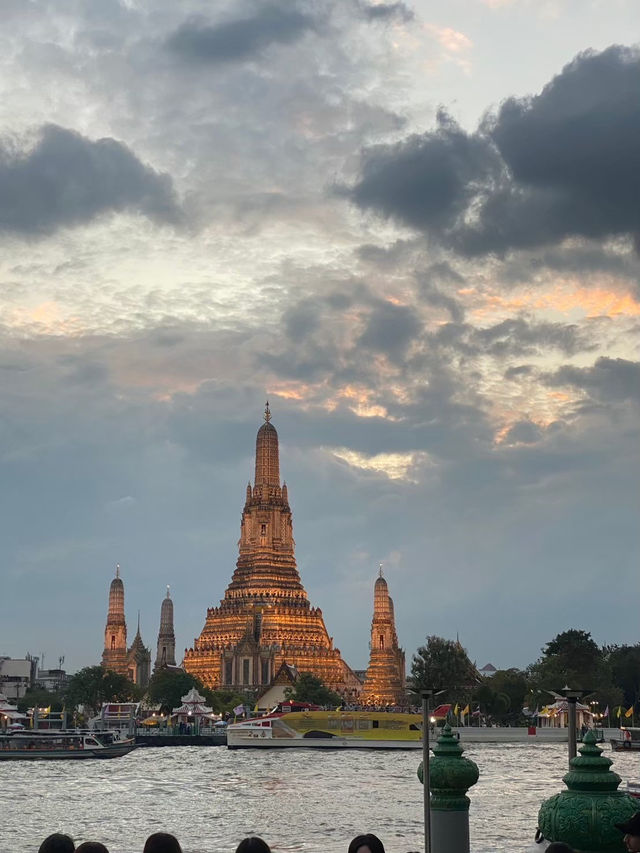 วัดอรุณราชวราราม (Wat Arun) 
