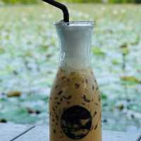 🌿☕ ดูดดื่ม คาเฟ่ นครชัยศรี คาเฟ่ริมบึงบัวขนาดใหญ่