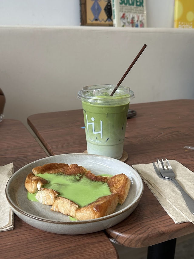 Highyard Cafe Hatyai, Earth-Toned Escape with Modern Soul