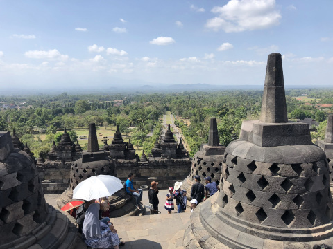 ボロブドゥール遺跡｜インドネシア・ジャワ島 「仏教建築の極み。山と