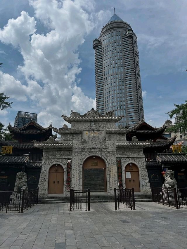 Guiyang City Walks Hit Different in the Best Way