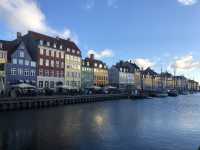 【ニューハウン（Nyhavn）｜コペンハーゲン 「運河沿いのカラフルな街並み、北欧らしさを体感できる絶景エリア」】