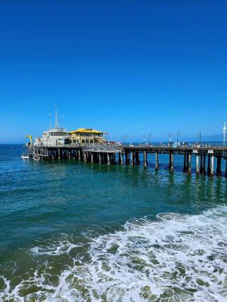 🌊 World-Famous Santa Monica Beach — Iconic with Confidence 🌊