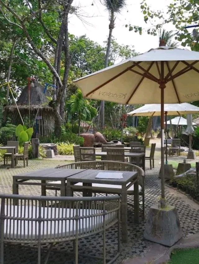 Andalay Beach Bar & Cafe