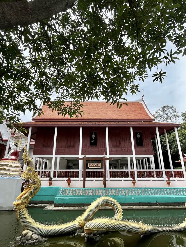 🙏 เจดีย์ขาวอลังการ พญานาคสุดปัง บรรยากาศดี๊ดี~