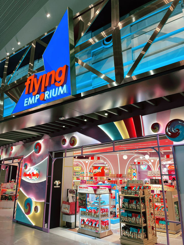 KLIA2: Modern Travel Hub with Style, Speed & Shopping Delights KLIA2: Modern Travel Hub with Style, Speed & Shopping Delights
