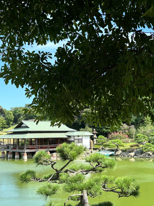 Kiyosumi Gardens: A Tranquil Japanese Garden in Tokyo