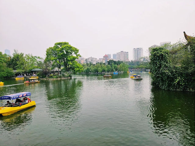 Green Lake Park Cui Hu (west gate)