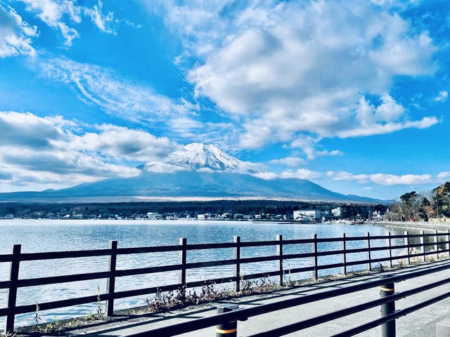🏞「當富士山倒映在湖中，時間彷彿靜止。」