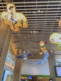 Toy Story Hotel เติมเต็มความฝันวัยเด็ก :)
