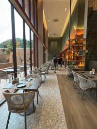 ร้านอาหารไทยแบบรสชาติจัดจ้านในโรงแรมที่กระบี่