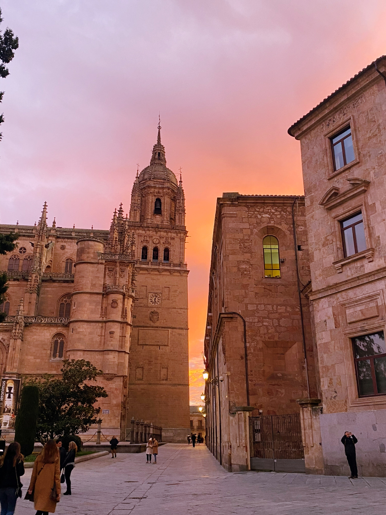 Beautiful sunset in Salamanca 🌅