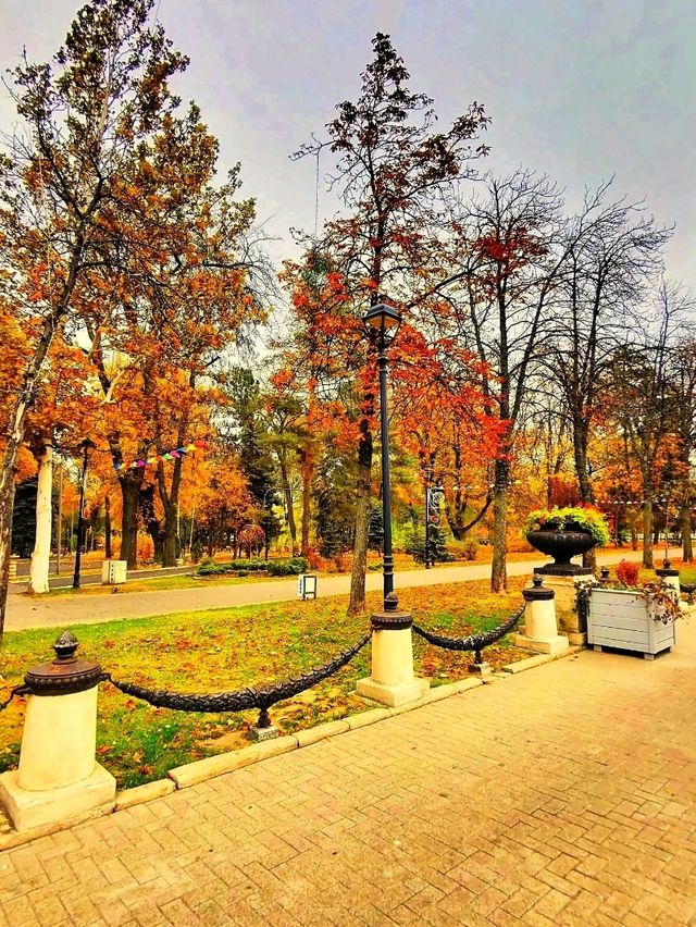 🌳 Stefan cel Mare Central Park – The Green Heart of Chișinău